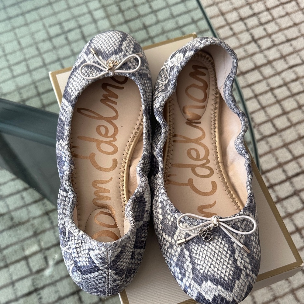Sam Edelman Tan and Gray Snake Print Flats